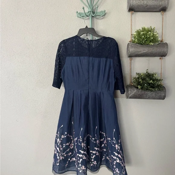 MISSLOOK Navy and Pink Embroidered Dress size 10 - Picture 5 of 5